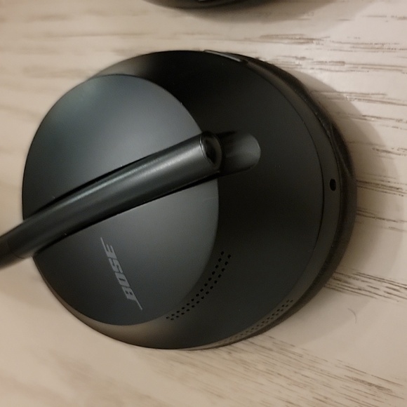 Bose Noise Canceling Headphones 700 Black - Picture 7 of 9